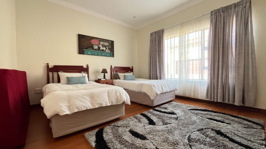 6 Bedroom Property for Sale in Hartenbos Heuwels Western Cape